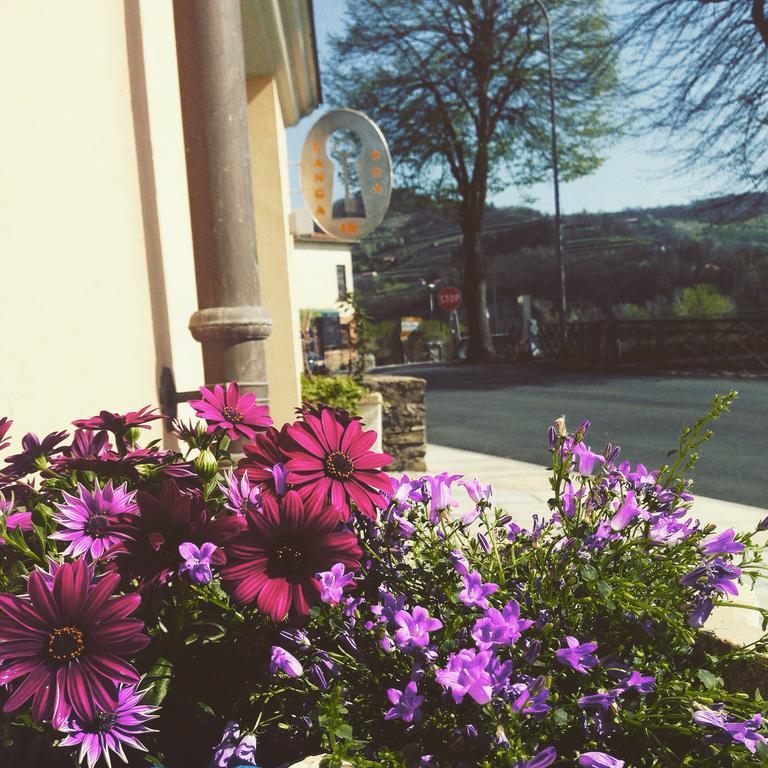Hotel Langa In Cortemilia エクステリア 写真