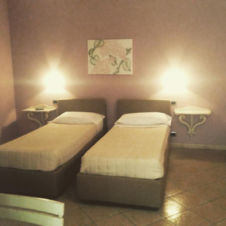 Hotel Langa In Cortemilia エクステリア 写真