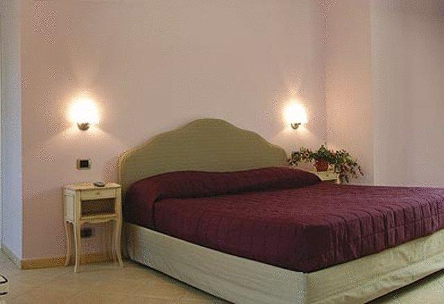 Hotel Langa In Cortemilia エクステリア 写真