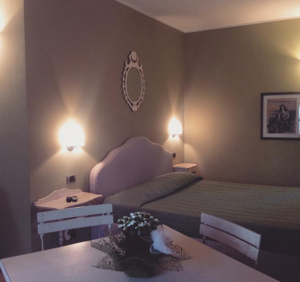 Hotel Langa In Cortemilia エクステリア 写真